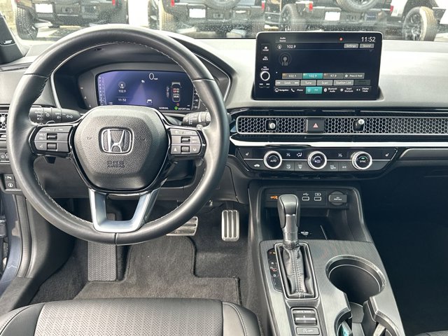Vehicle image 15 of 25