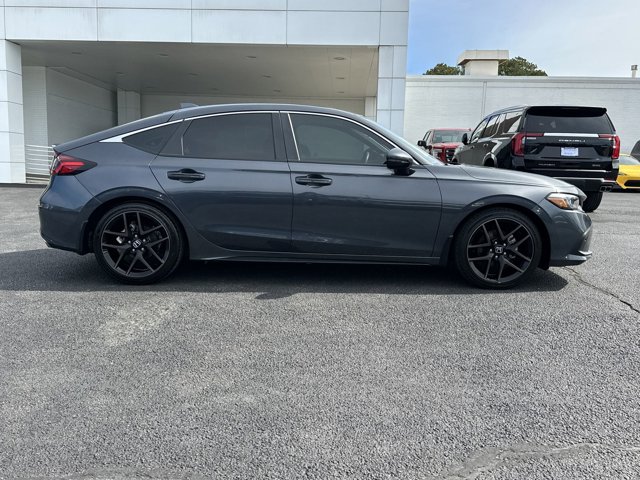 Vehicle image 7 of 25