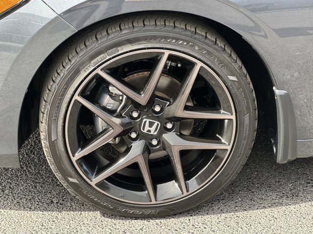 Vehicle image 10 of 25