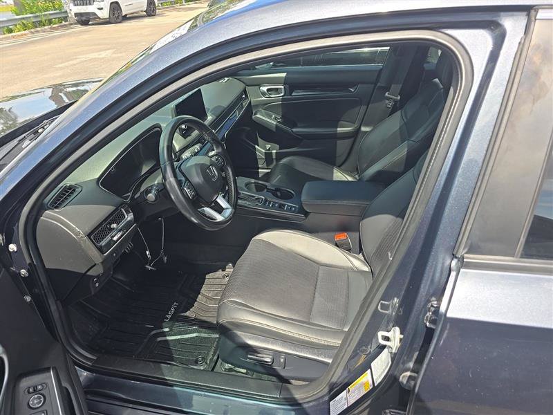 2023 Honda Civic Sport Touring Image 3 of 6