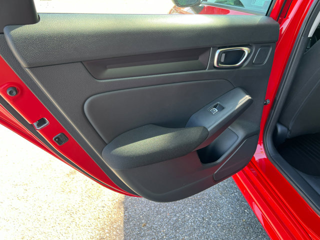 Vehicle image 20 of 23