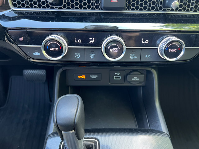 Vehicle image 16 of 23