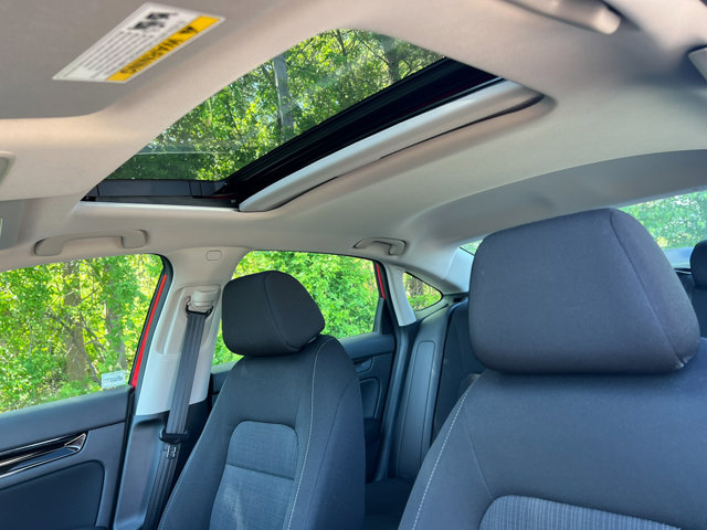 Vehicle image 19 of 23