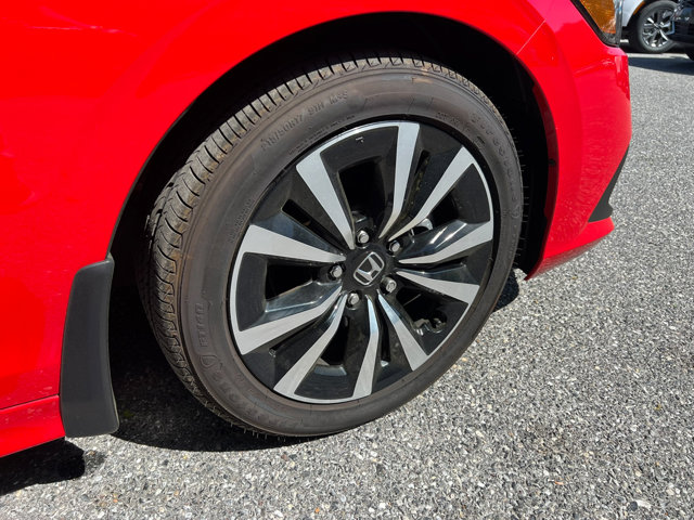 Vehicle image 9 of 23