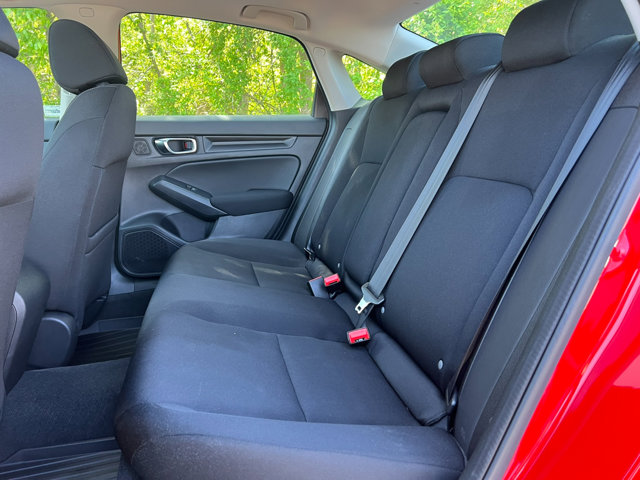 Vehicle image 21 of 23