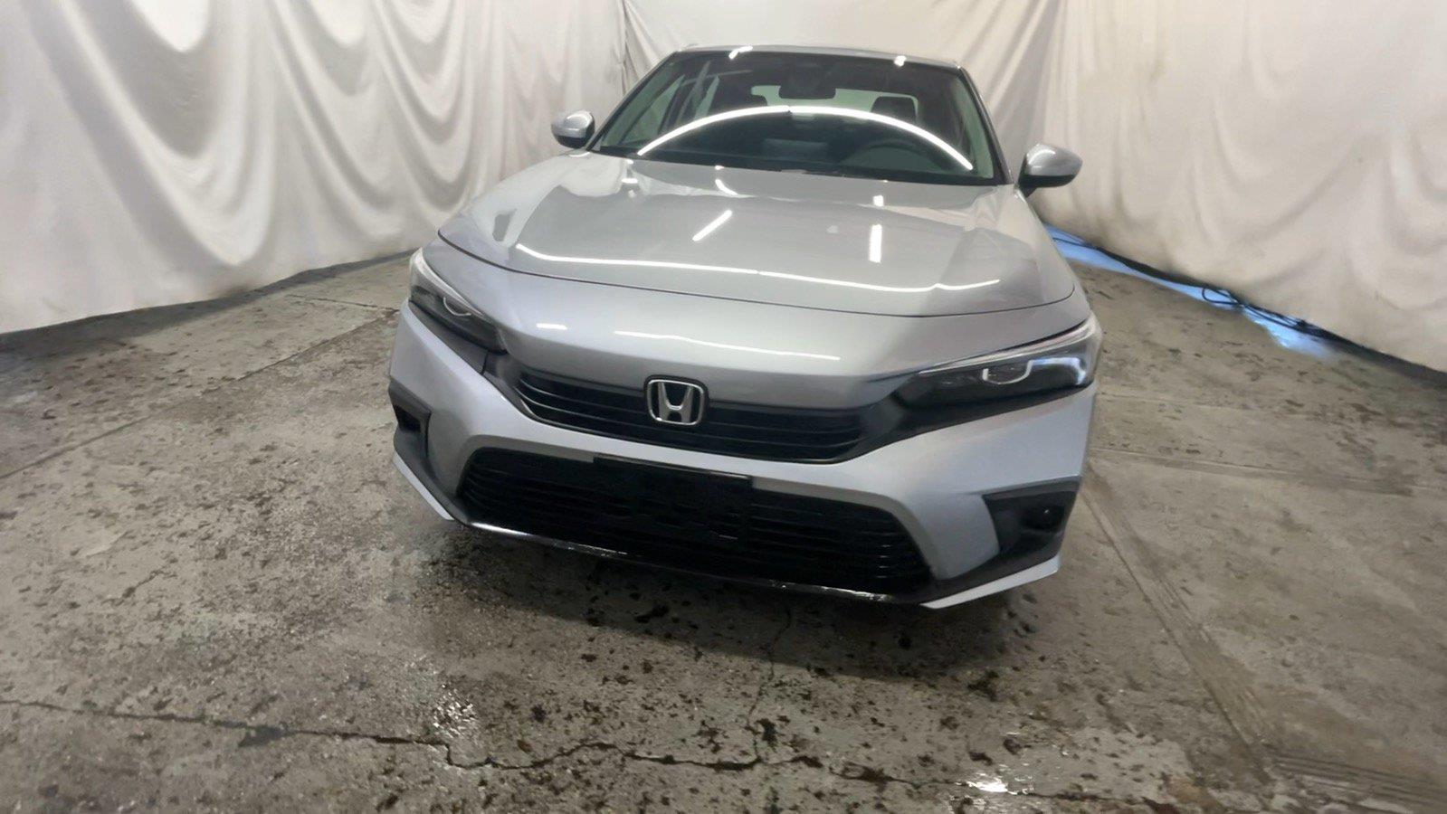2023 Honda Civic LX Image 3 of 40