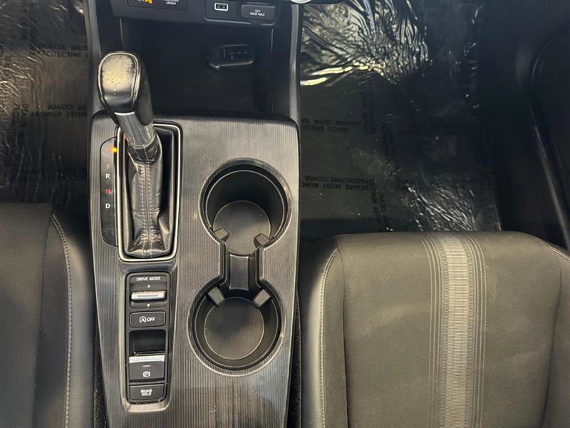 Vehicle image 14 of 26