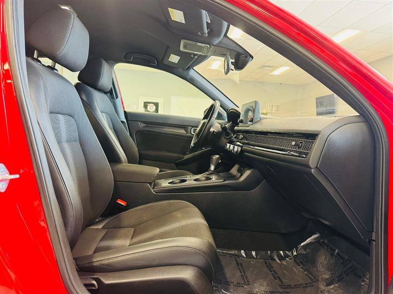 Vehicle image 12 of 26