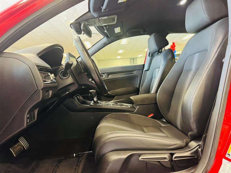 Vehicle image 10 of 26