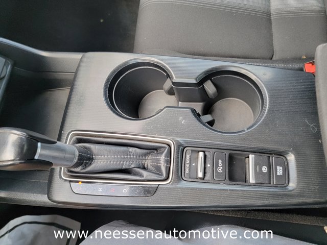 Vehicle image 31 of 32