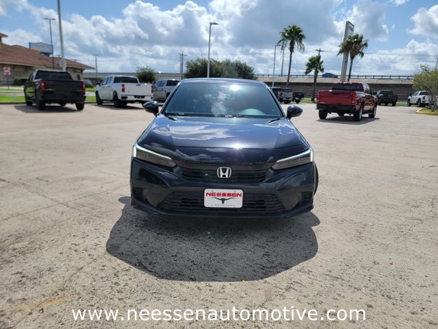 Vehicle image 2 of 32