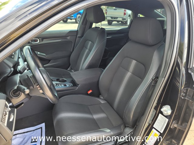 Vehicle image 12 of 32