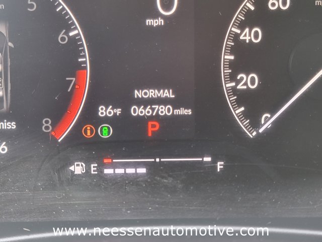 Vehicle image 20 of 32