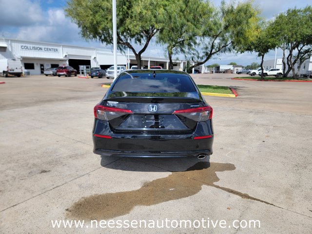 Vehicle image 5 of 32