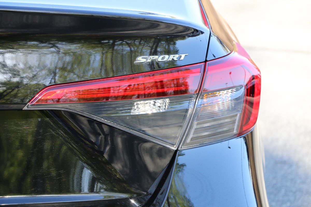 Vehicle image 12 of 27