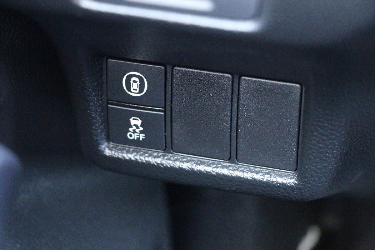 Vehicle image 18 of 27