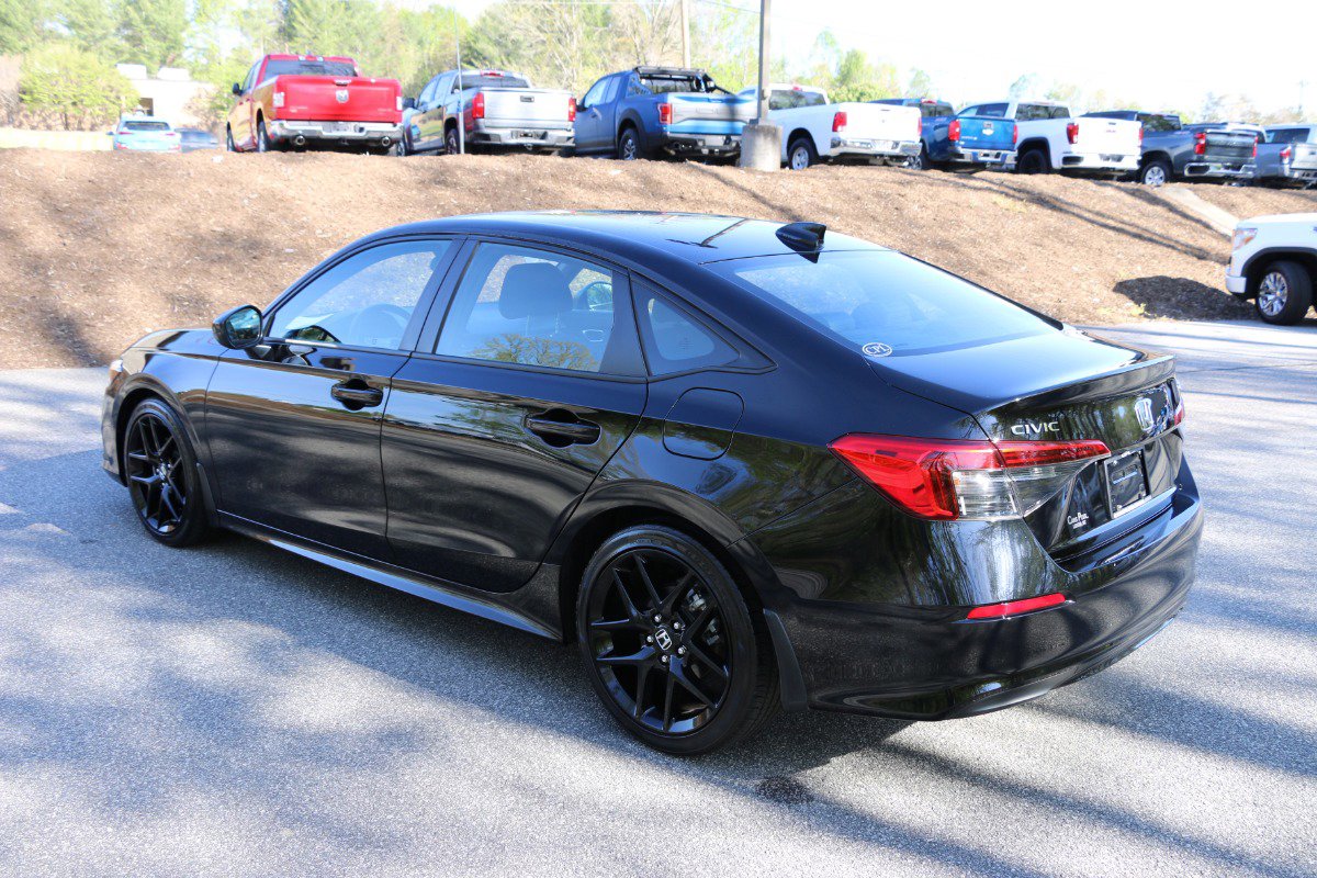 Vehicle image 7 of 27
