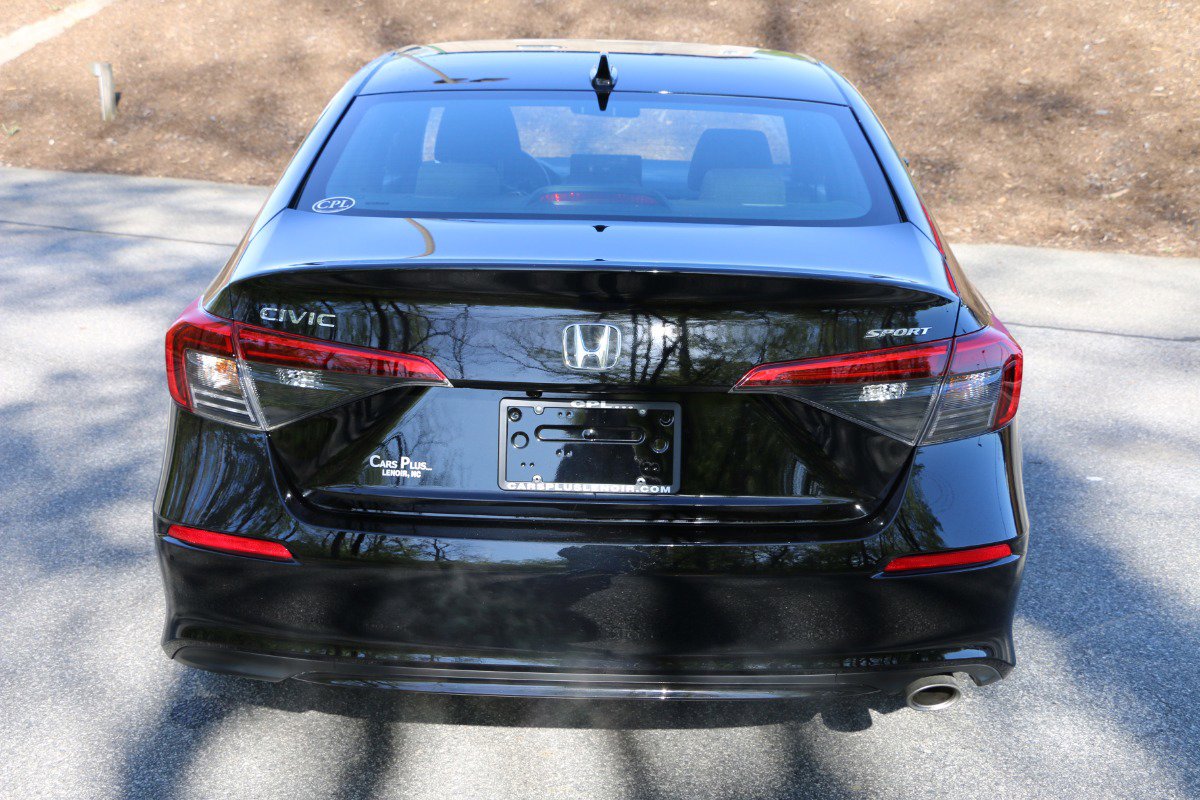 Vehicle image 9 of 27
