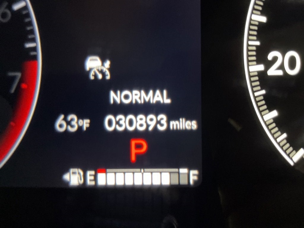 Vehicle image 27 of 49
