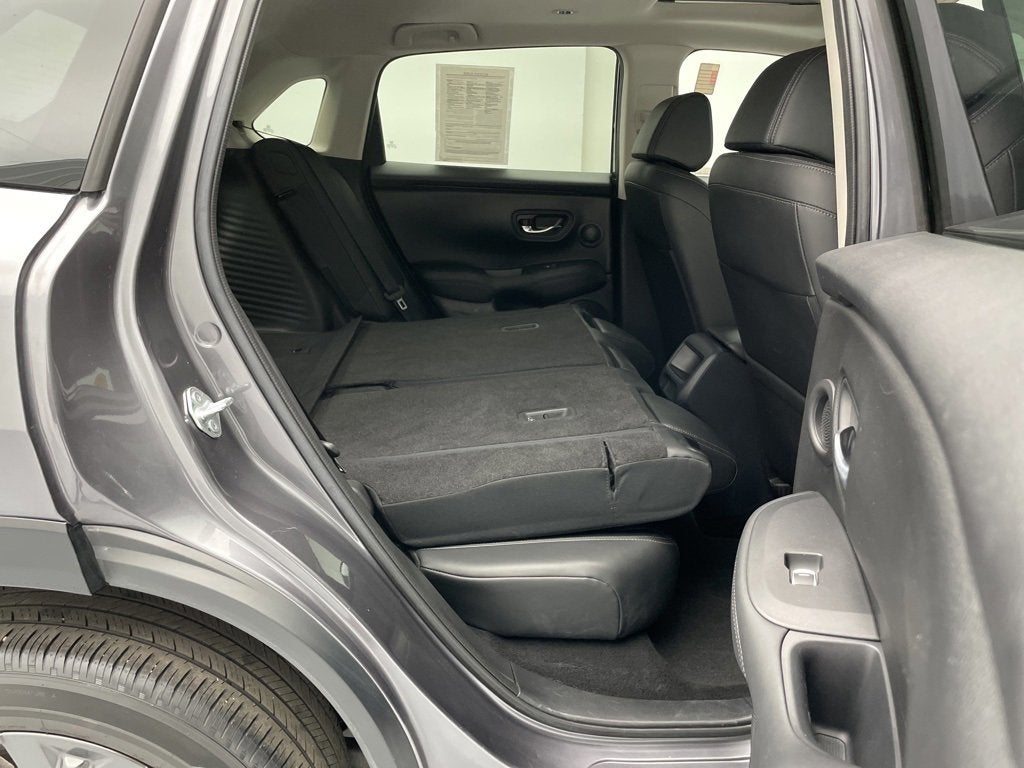 Vehicle image 41 of 49