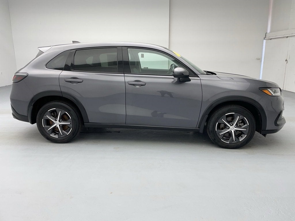 Vehicle image 7 of 49