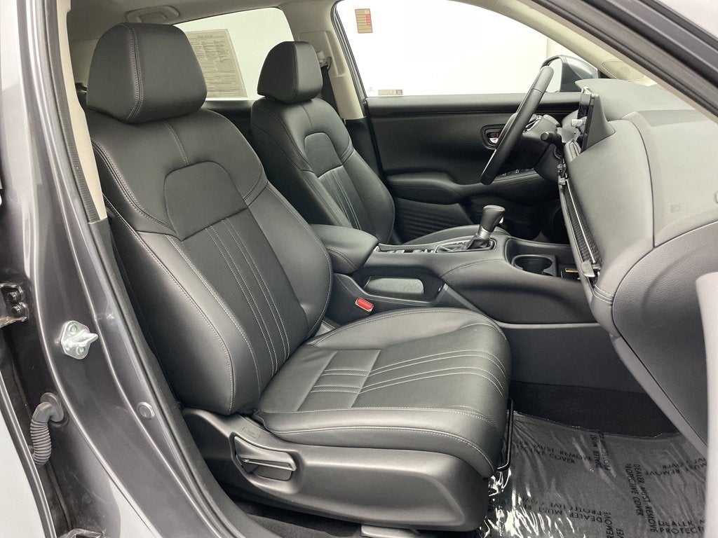 Vehicle image 43 of 49