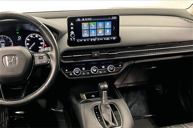 Vehicle image 8 of 36