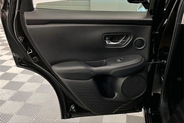 Vehicle image 20 of 36