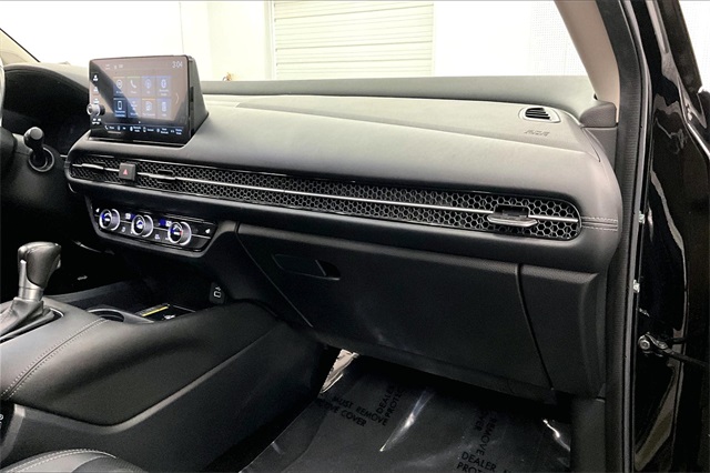 Vehicle image 16 of 36