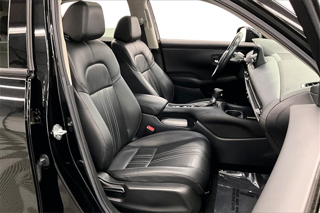 Vehicle image 9 of 36