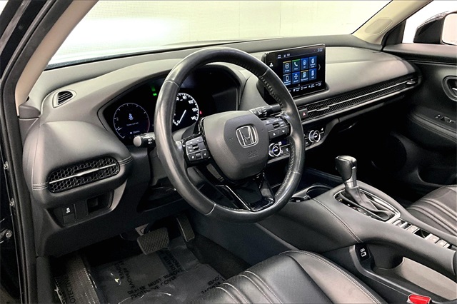 Vehicle image 13 of 36