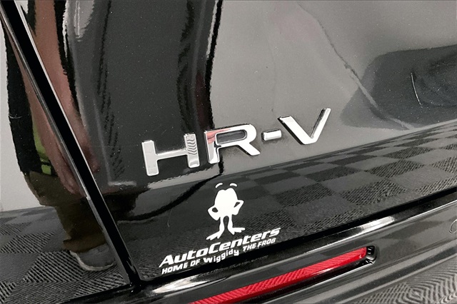 Vehicle image 10 of 36
