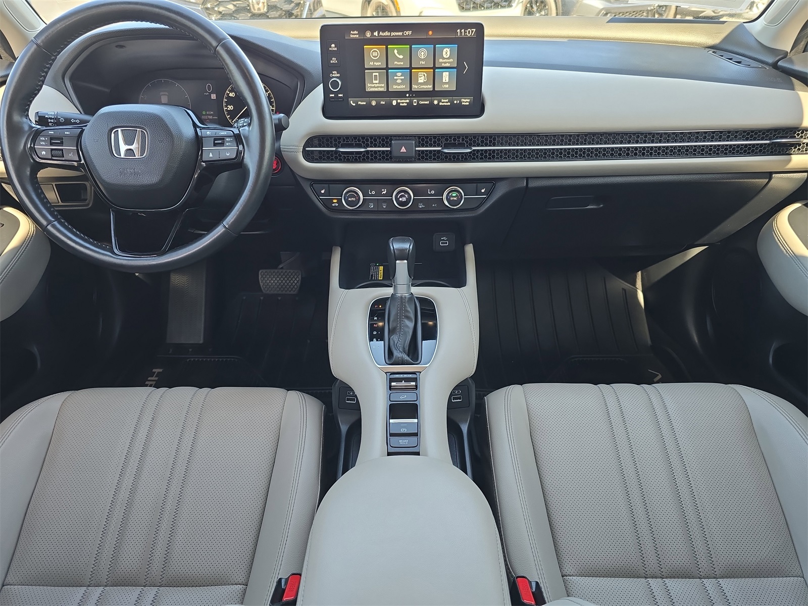 Vehicle image 11 of 34
