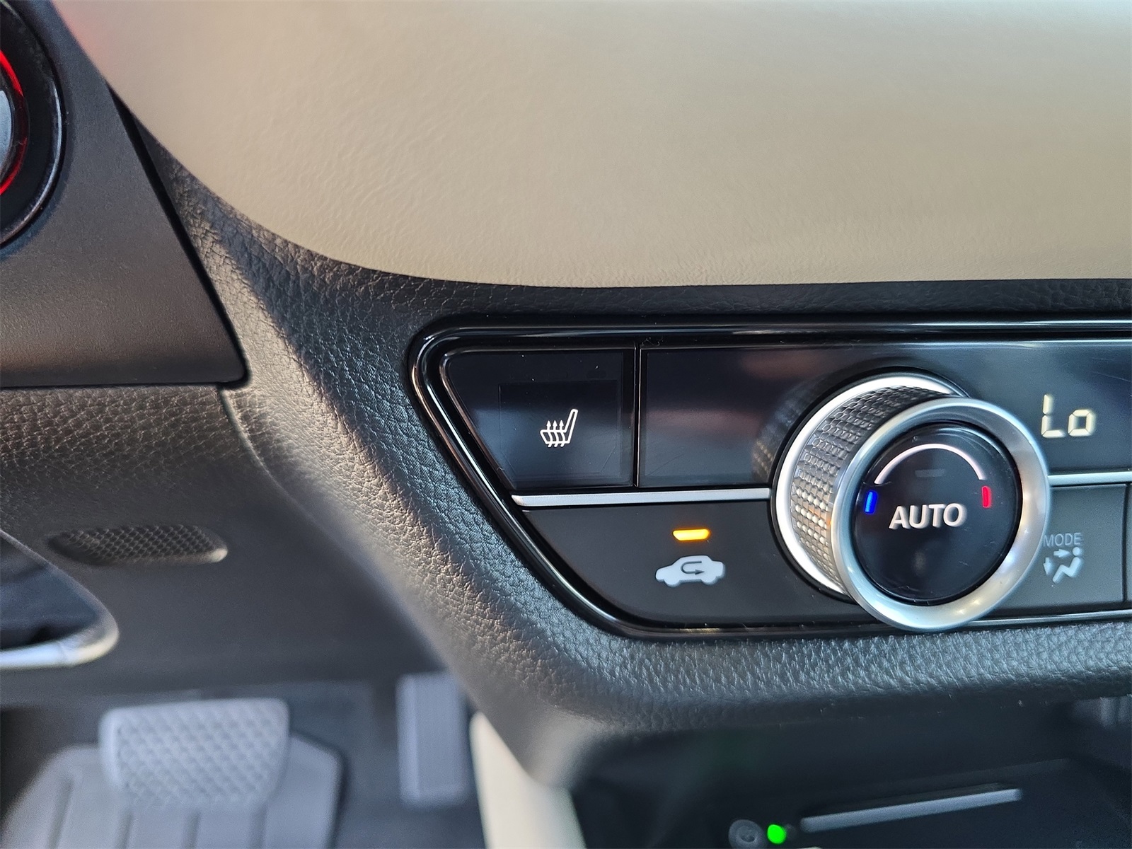 Vehicle image 22 of 34