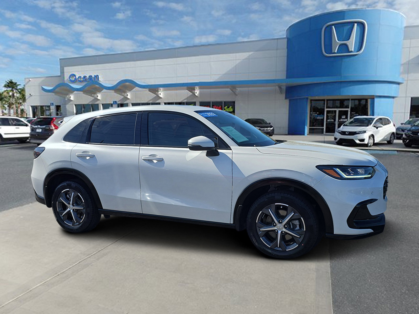 Vehicle image 7 of 34