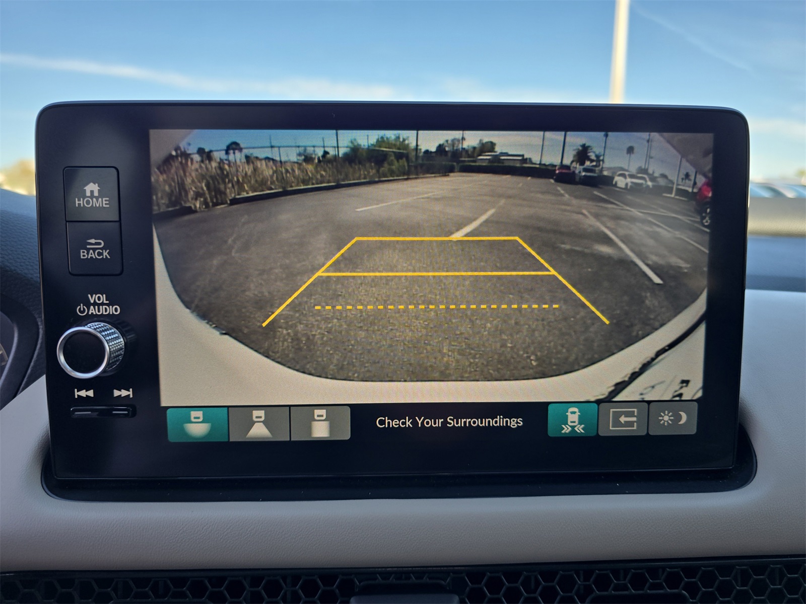 Vehicle image 21 of 34