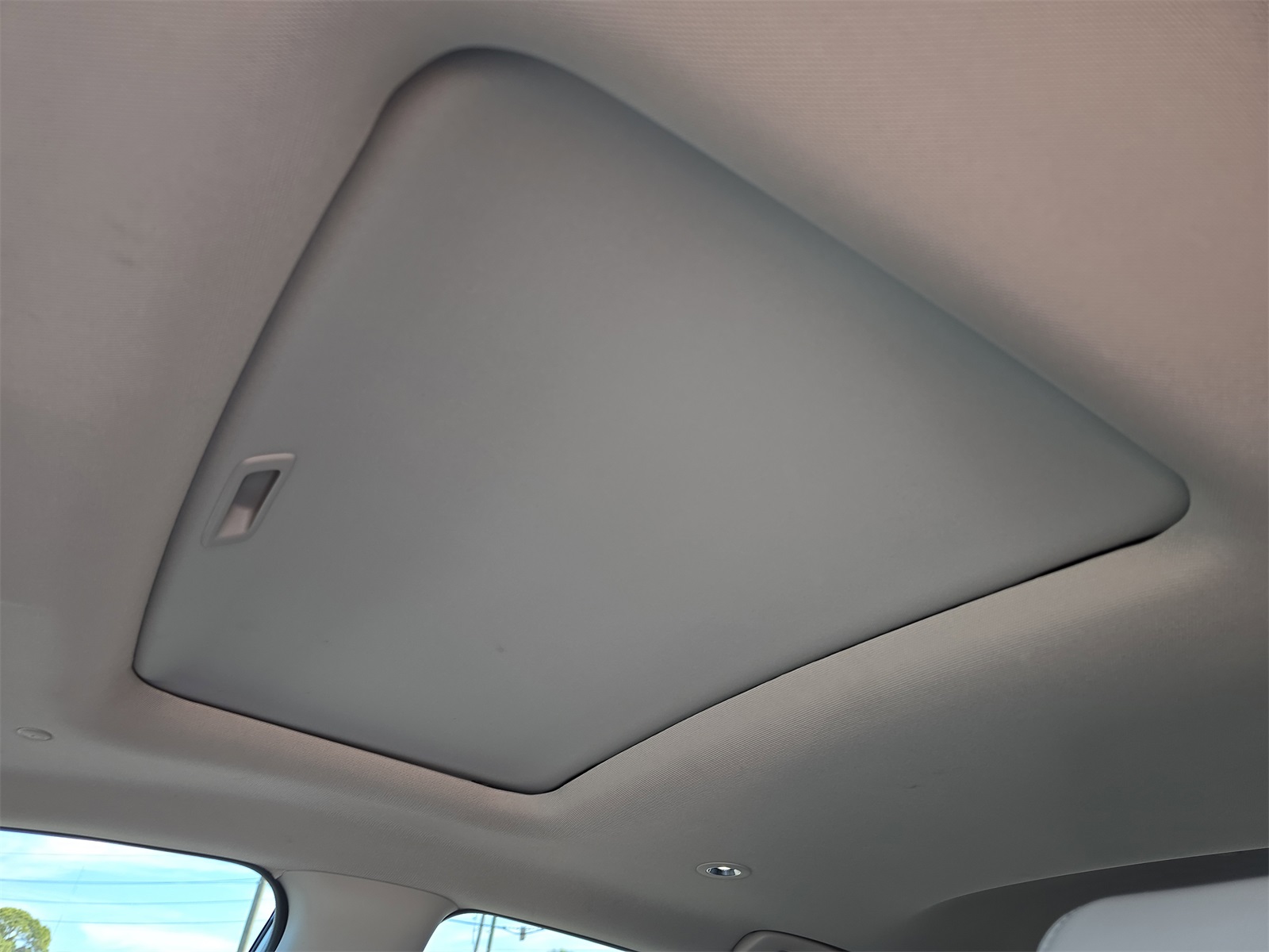 Vehicle image 19 of 34