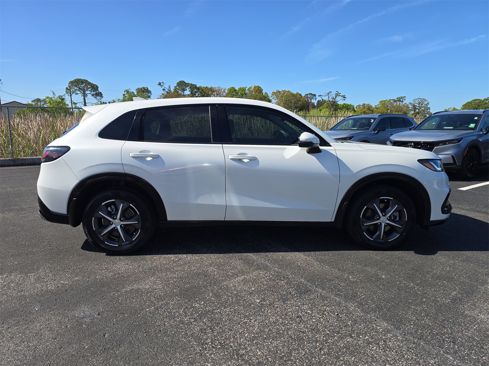 Vehicle image 6 of 34