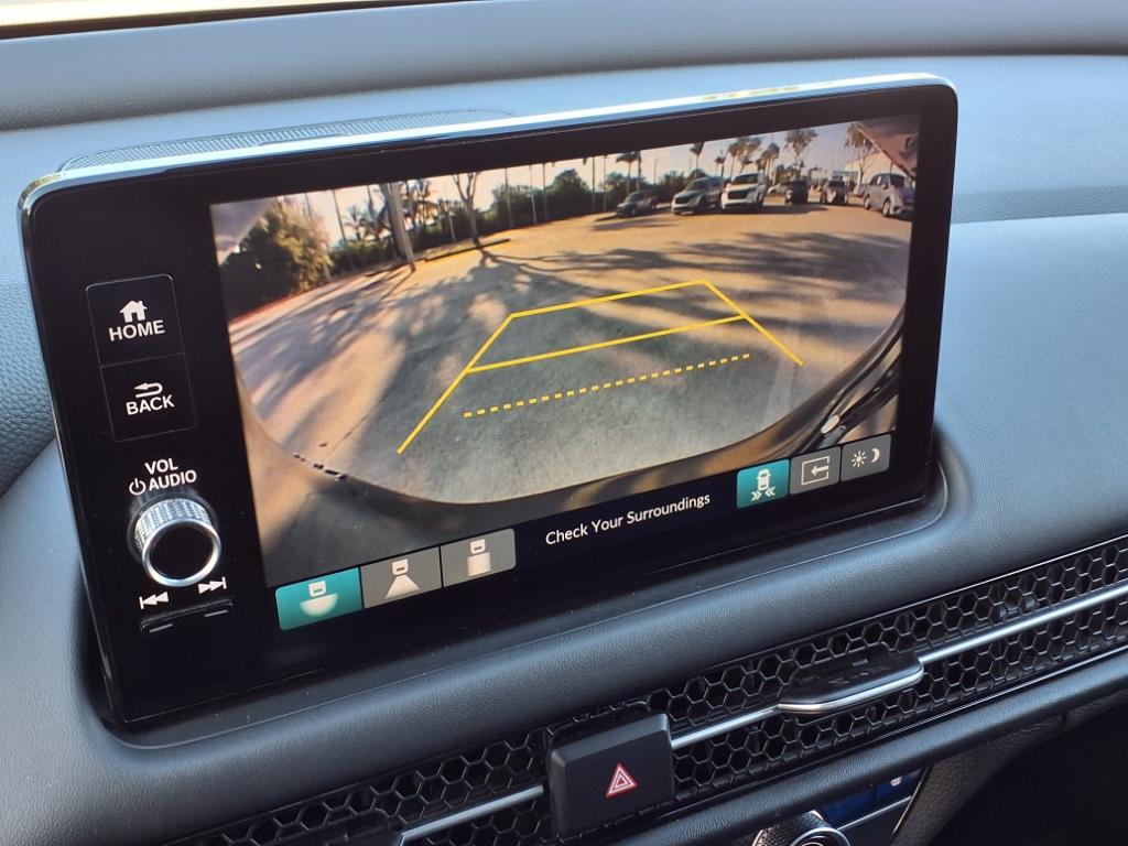 Vehicle image 25 of 34