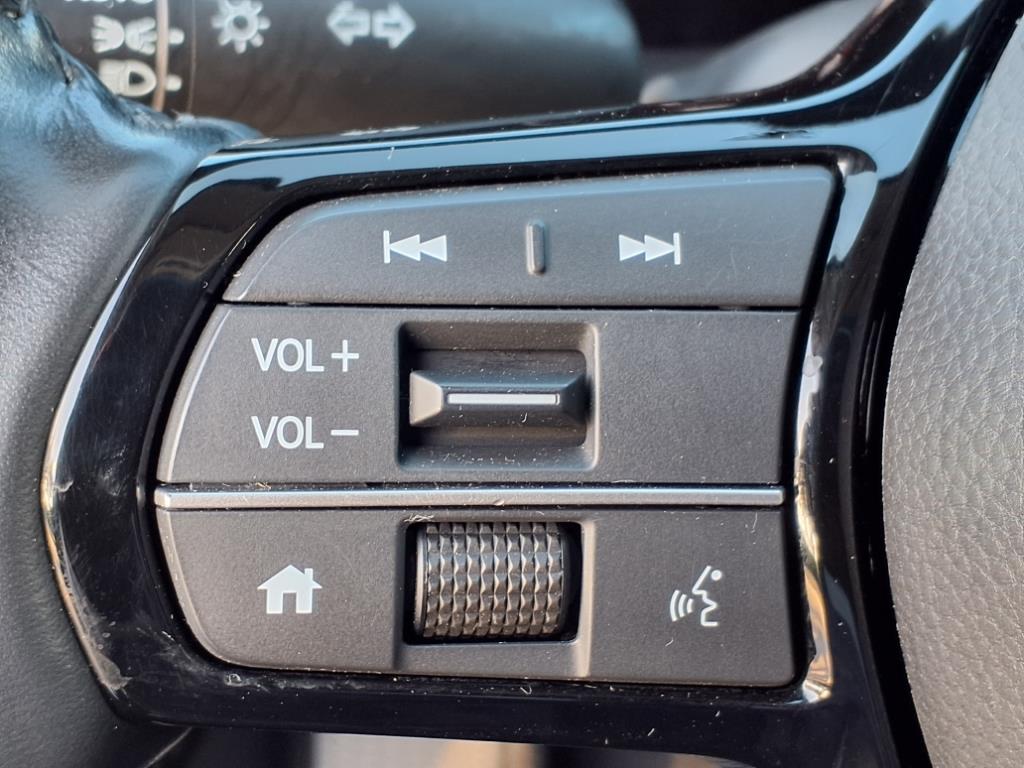 Vehicle image 31 of 34