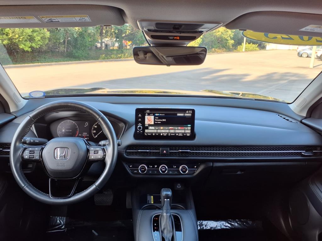 Vehicle image 20 of 34