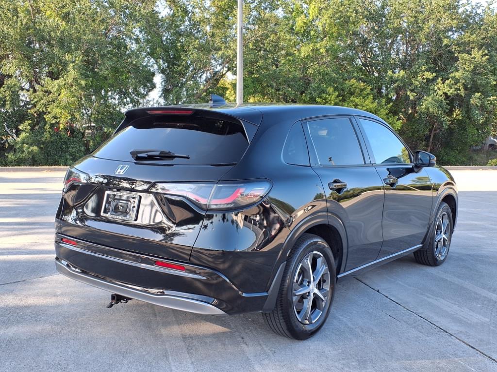 Vehicle image 3 of 34