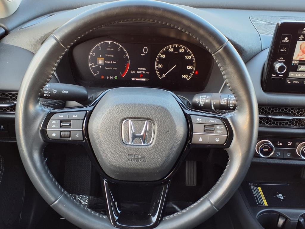 Vehicle image 21 of 34