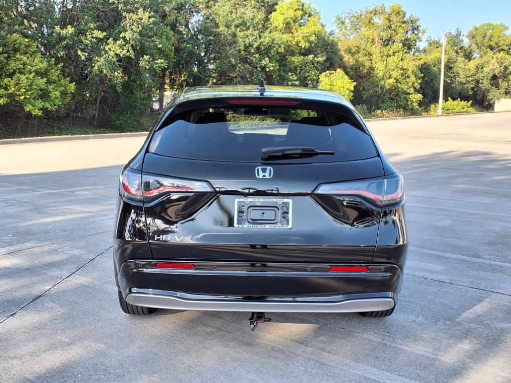 Vehicle image 5 of 34