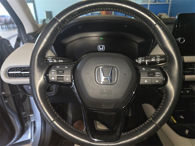 Vehicle image 13 of 27