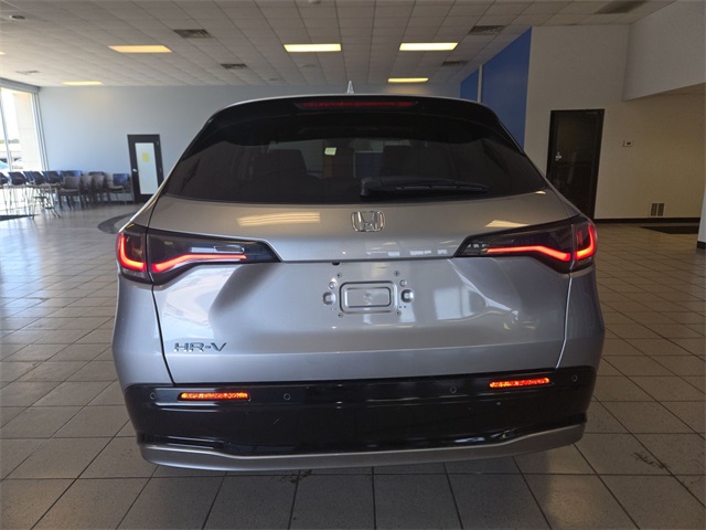 Vehicle image 9 of 27
