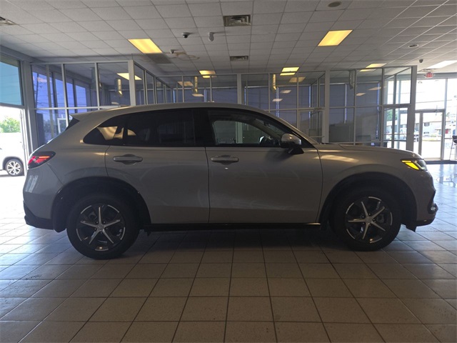 Vehicle image 6 of 27