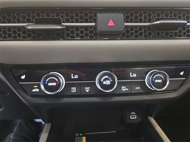 Vehicle image 18 of 27