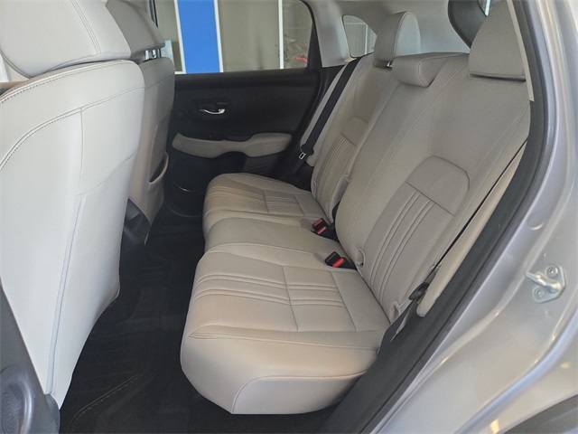 Vehicle image 22 of 27