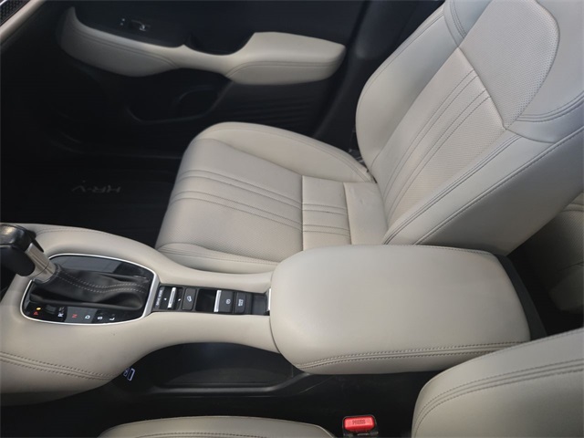 Vehicle image 20 of 27